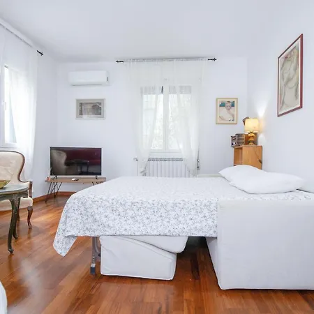 Gozzi House - Comoda Casa - Free Parking - Easy To Venice! Mestre Exterior photo
